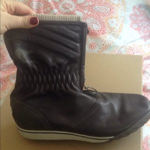 Sorel all weather boots size 10 chocolate brown